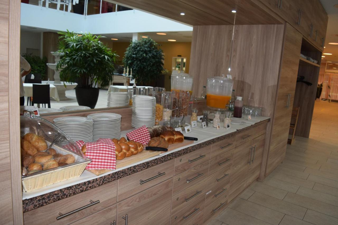 Hotel Restaurant Sokrates Güttingen エクステリア 写真