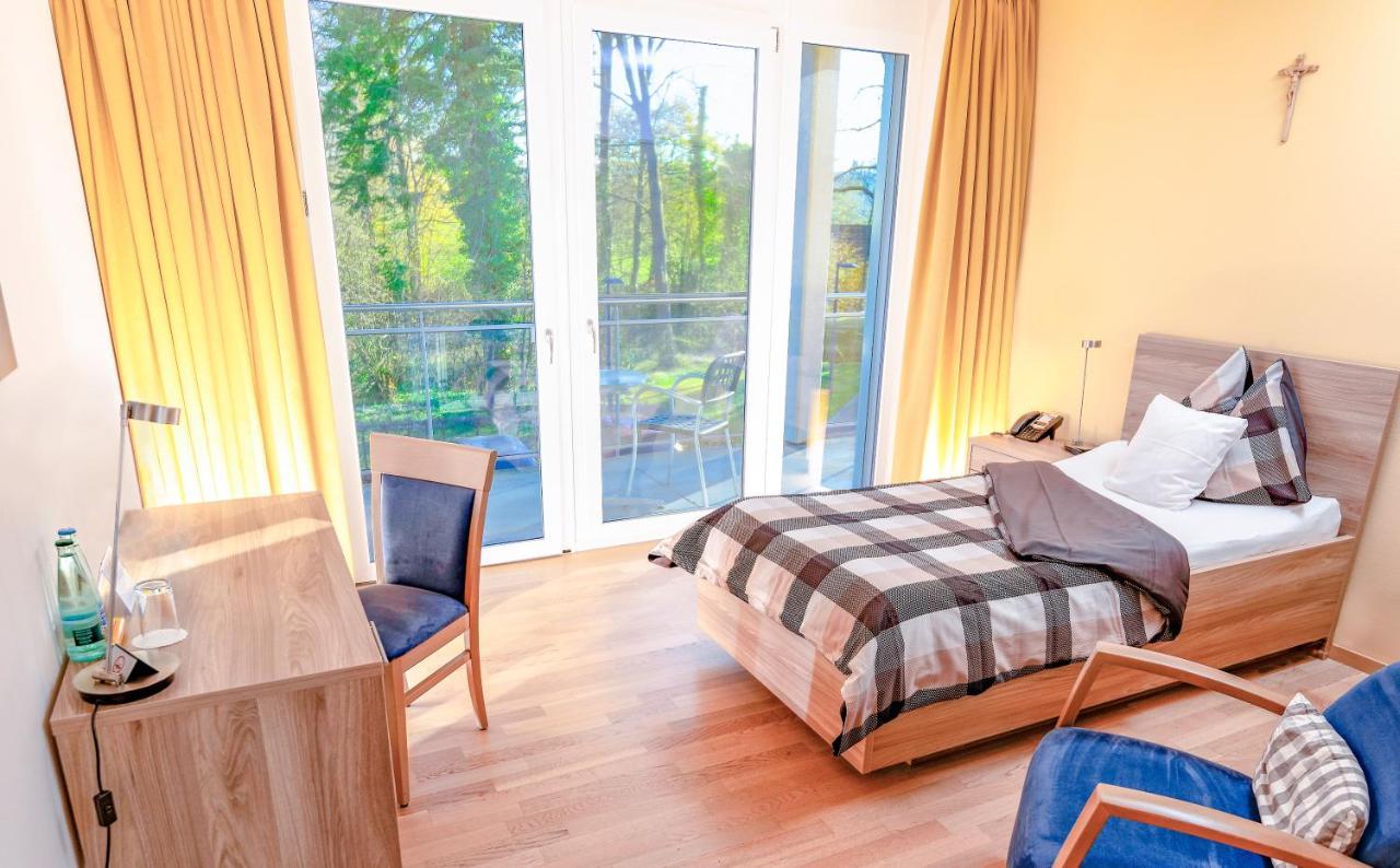Hotel Restaurant Sokrates Güttingen エクステリア 写真