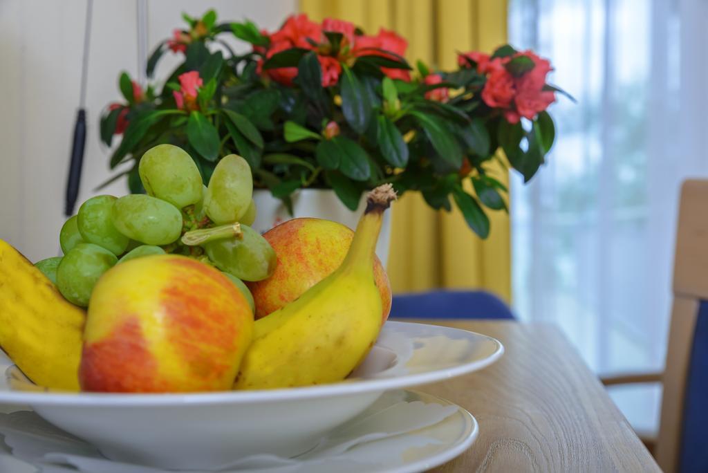 Hotel Restaurant Sokrates Güttingen エクステリア 写真