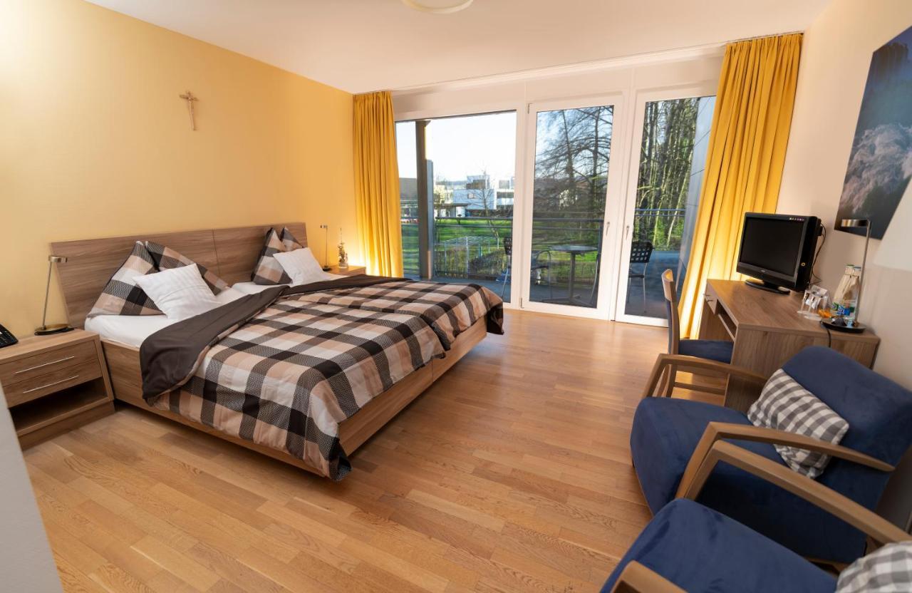 Hotel Restaurant Sokrates Güttingen エクステリア 写真